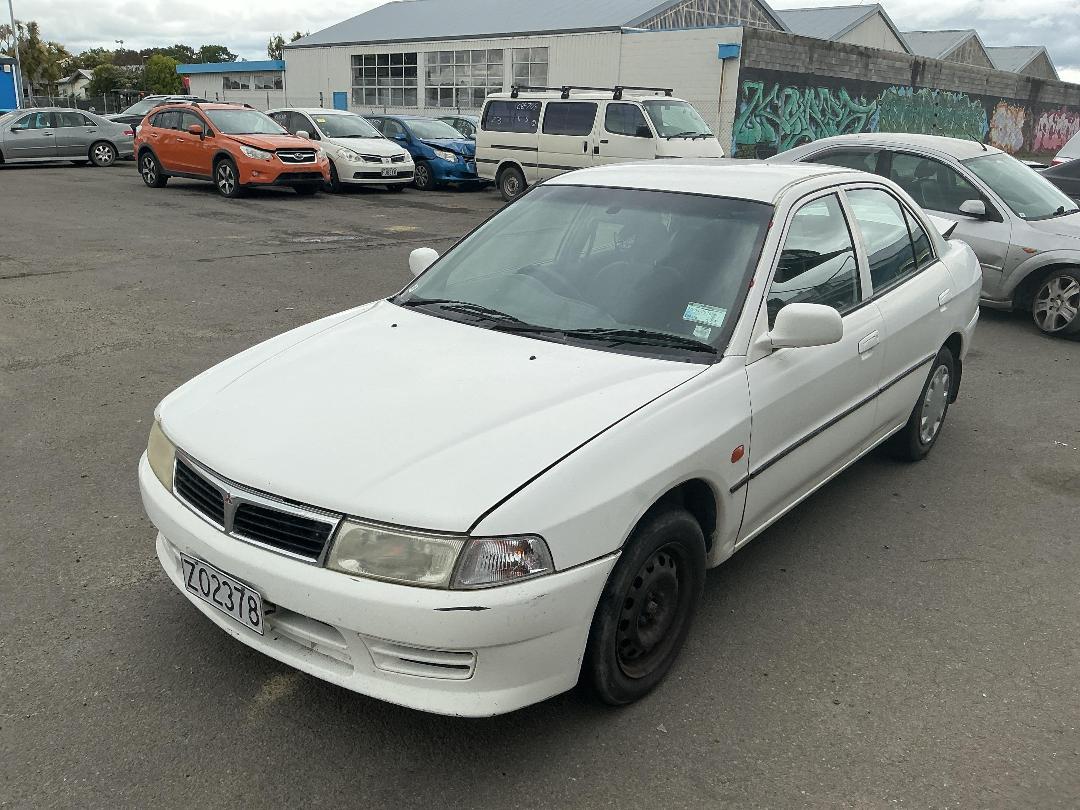 Photo '3' of Mitsubishi Lancer Glxi Photo '3' of Mitsubishi Lancer Glxi