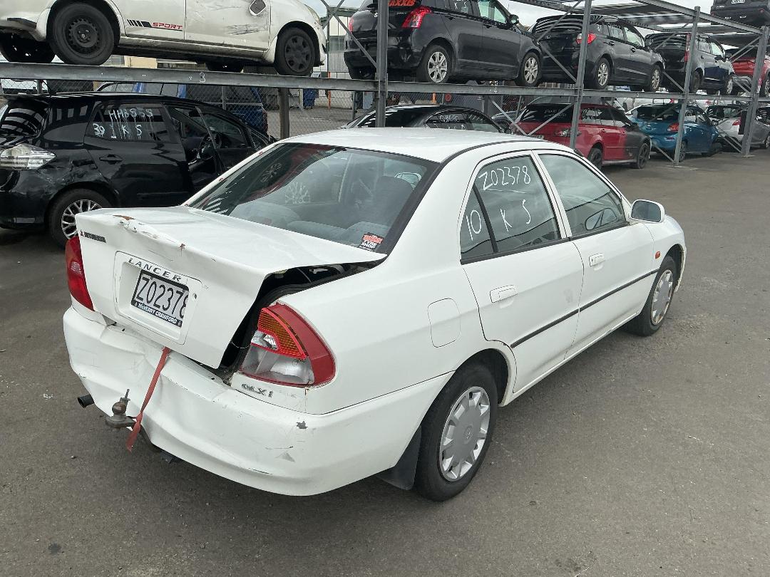 Photo '6' of Mitsubishi Lancer Glxi Photo '6' of Mitsubishi Lancer Glxi