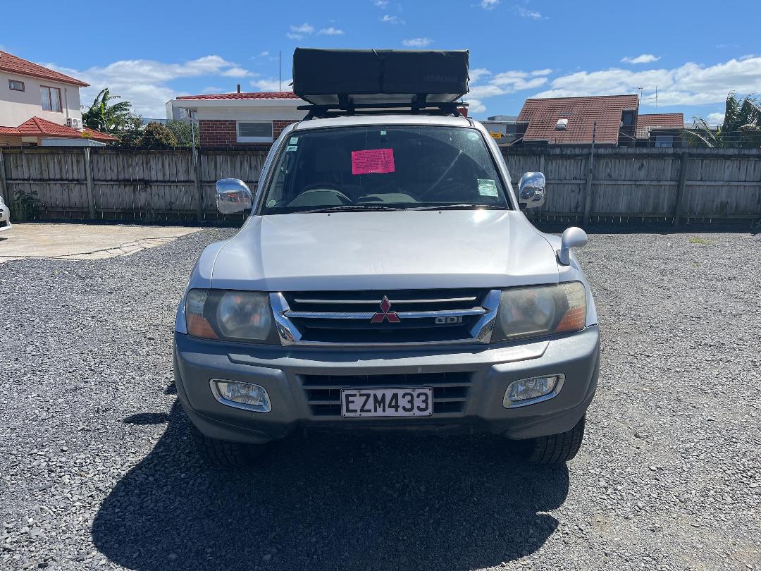 Photo '2' of Mitsubishi Pajero Photo '2' of Mitsubishi Pajero