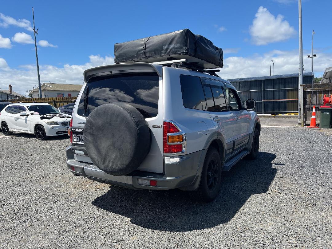 Photo '6' of Mitsubishi Pajero Photo '6' of Mitsubishi Pajero