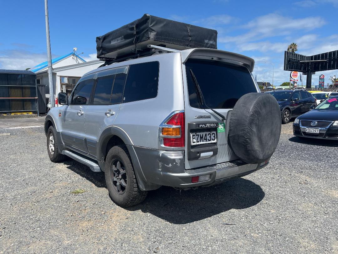 Photo '4' of Mitsubishi Pajero Photo '4' of Mitsubishi Pajero