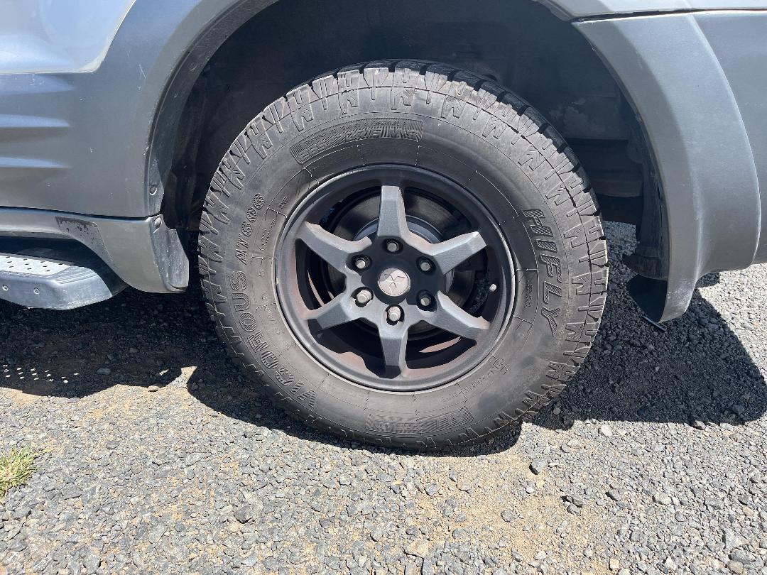 Photo '9' of Mitsubishi Pajero Photo '9' of Mitsubishi Pajero