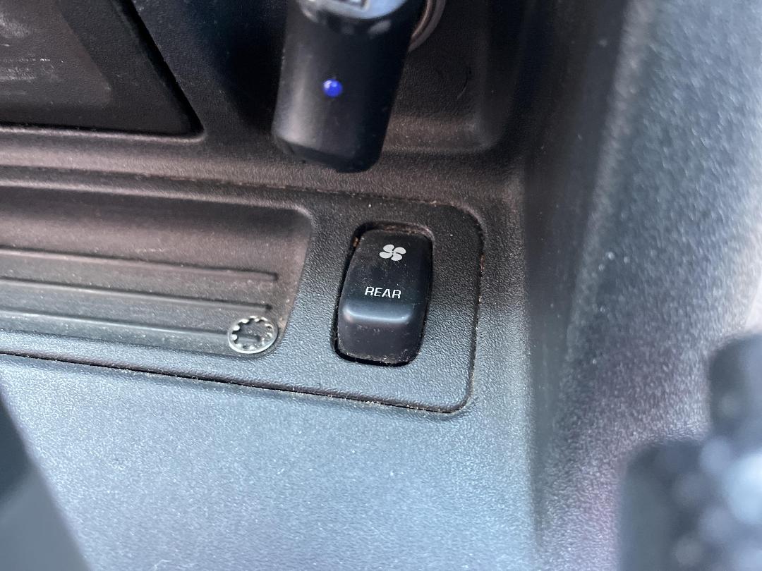 Photo '30' of Mitsubishi Pajero Photo '30' of Mitsubishi Pajero