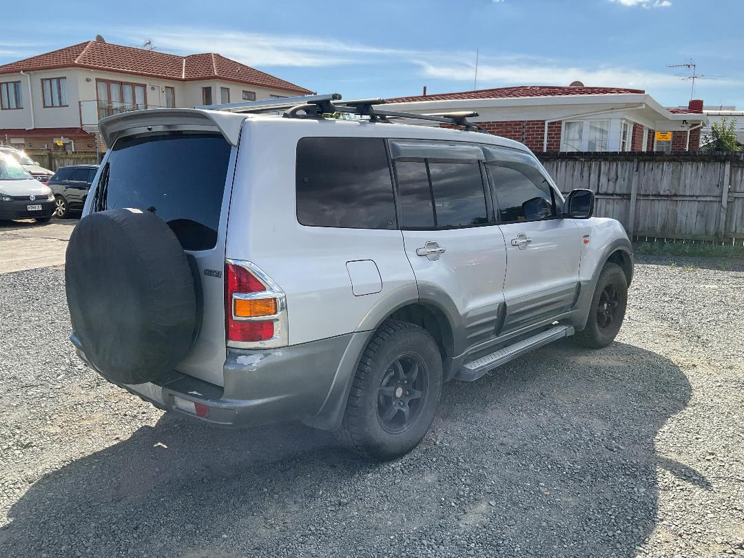 Photo '30' of Mitsubishi Pajero