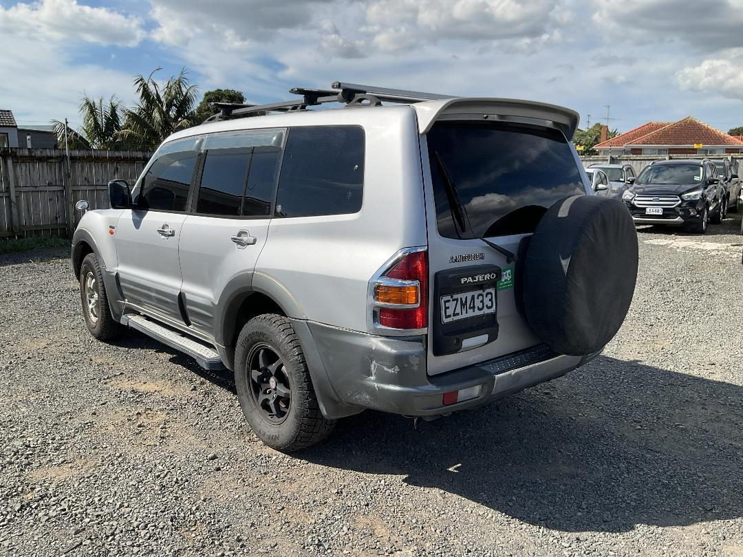 Photo '32' of Mitsubishi Pajero