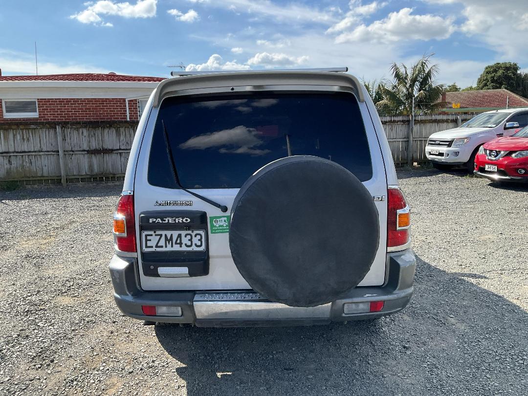 Photo '31' of Mitsubishi Pajero