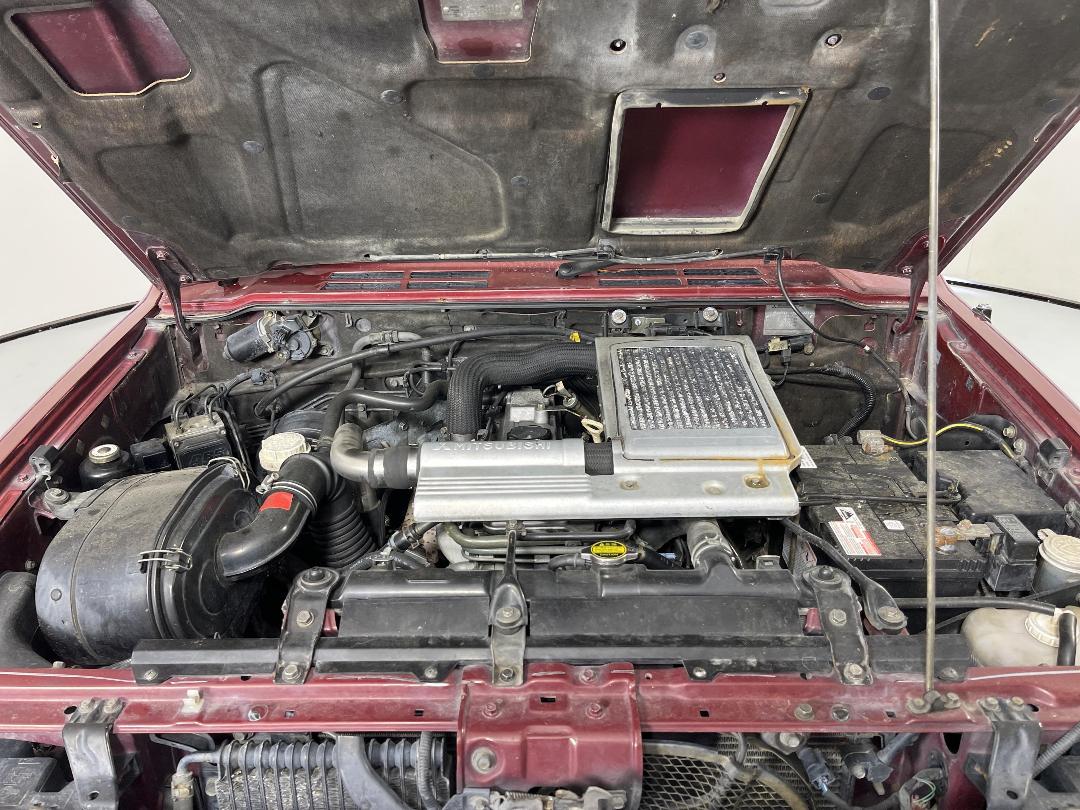 Photo '13' of Mitsubishi Pajero