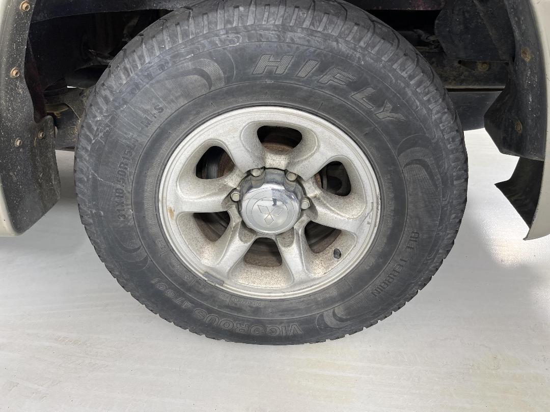 Photo '11' of Mitsubishi Pajero