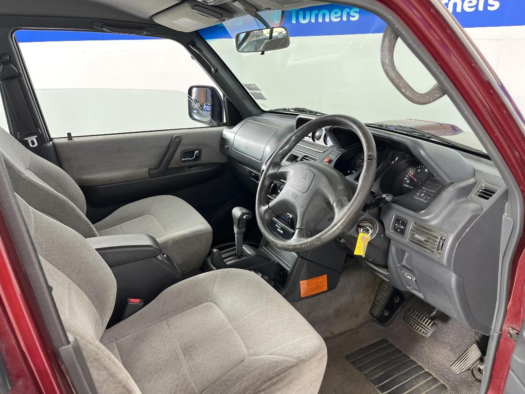 Photo '16' of Mitsubishi Pajero