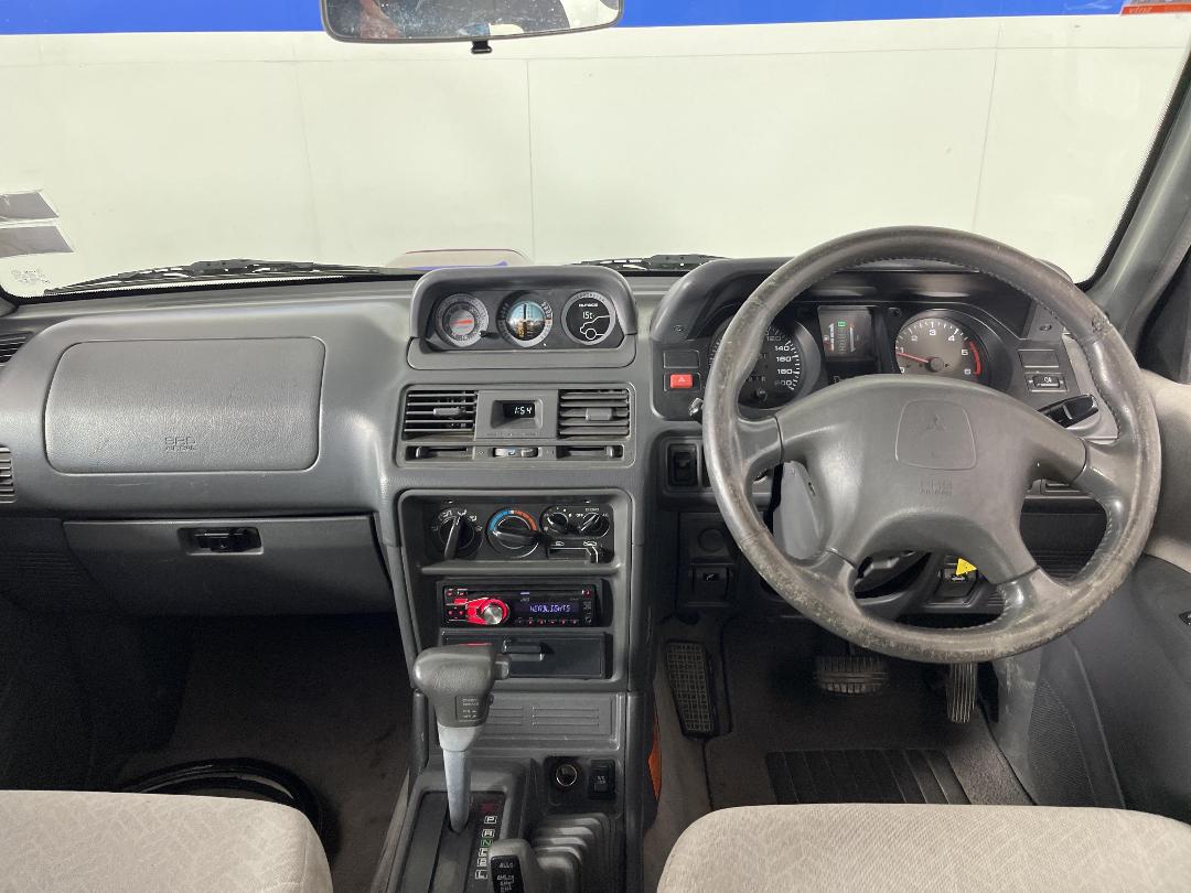 Photo '17' of Mitsubishi Pajero