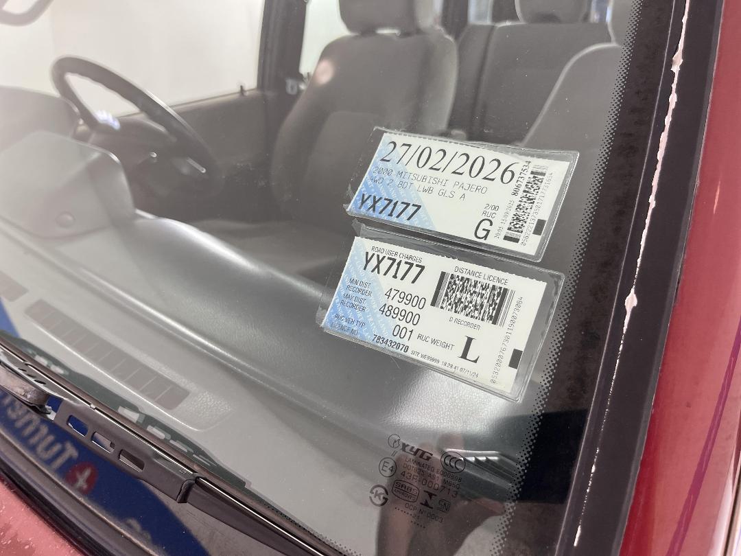 Photo '24' of Mitsubishi Pajero