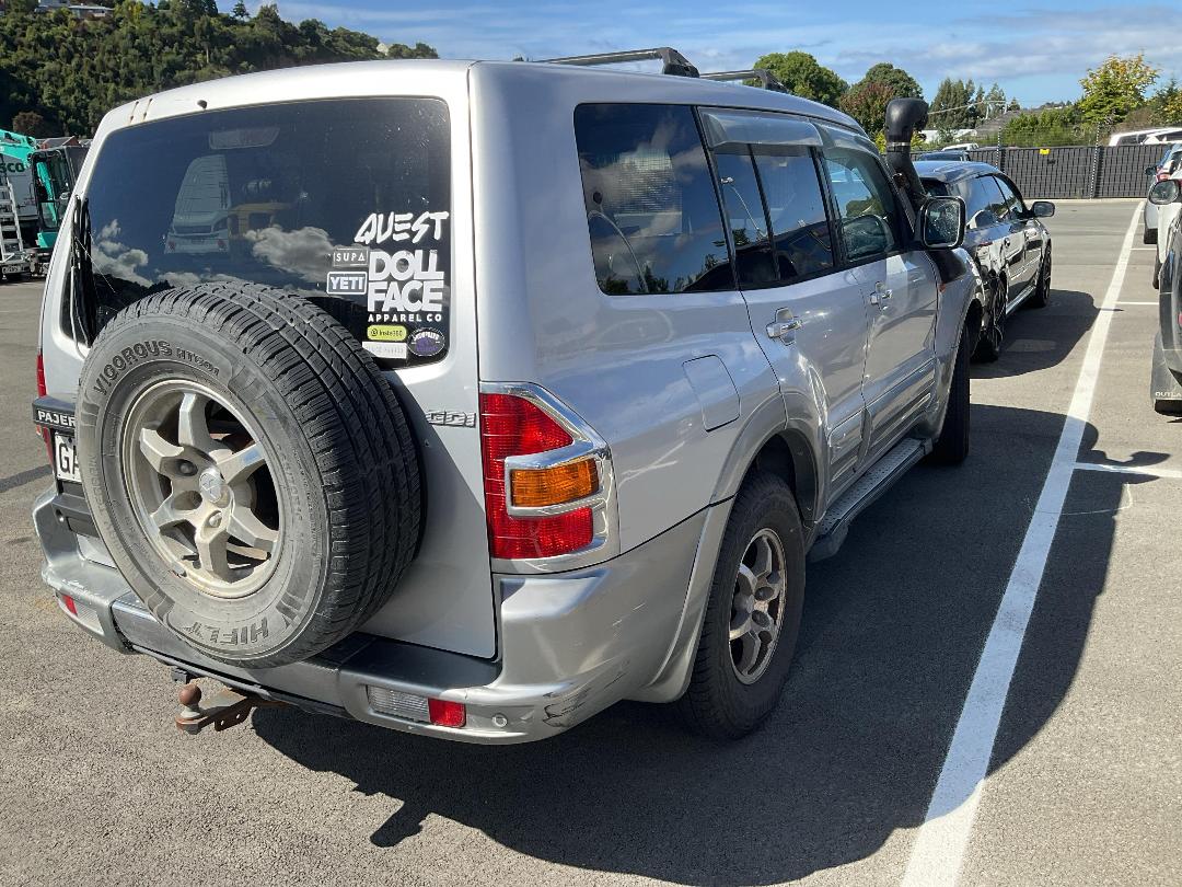 Photo '2' of Mitsubishi Pajero Photo '2' of Mitsubishi Pajero