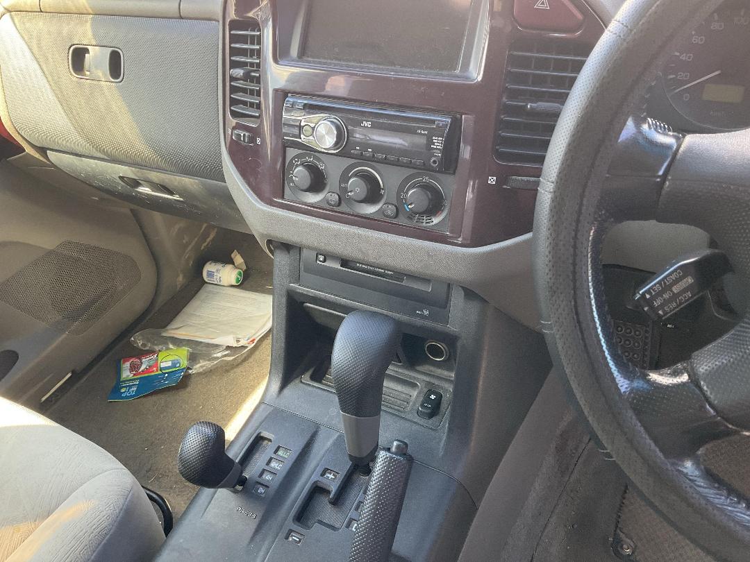 Photo '12' of Mitsubishi Pajero Photo '12' of Mitsubishi Pajero