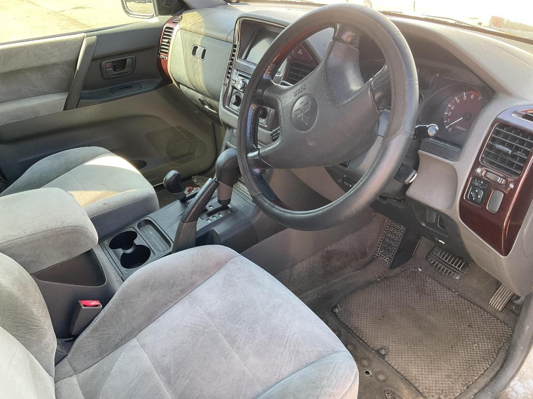 Photo '13' of Mitsubishi Pajero Photo '13' of Mitsubishi Pajero