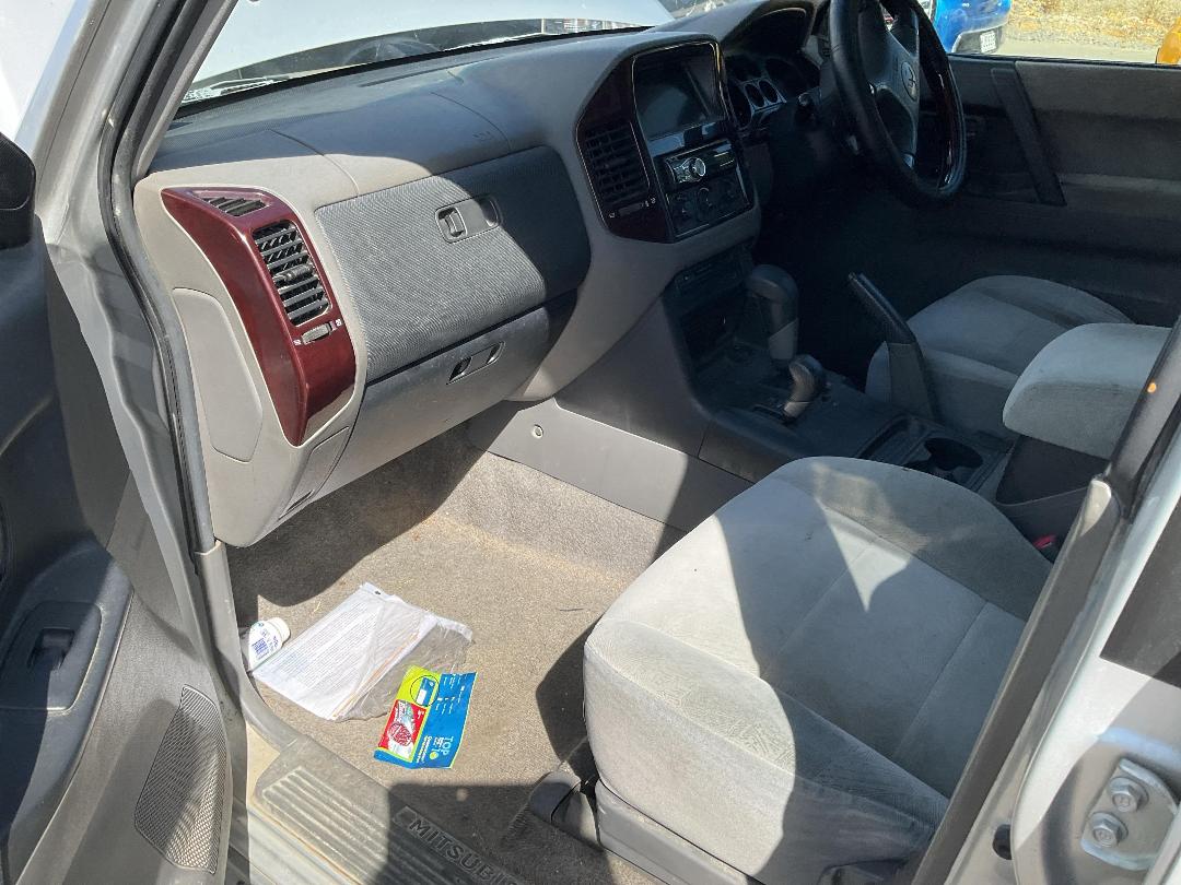 Photo '16' of Mitsubishi Pajero Photo '16' of Mitsubishi Pajero