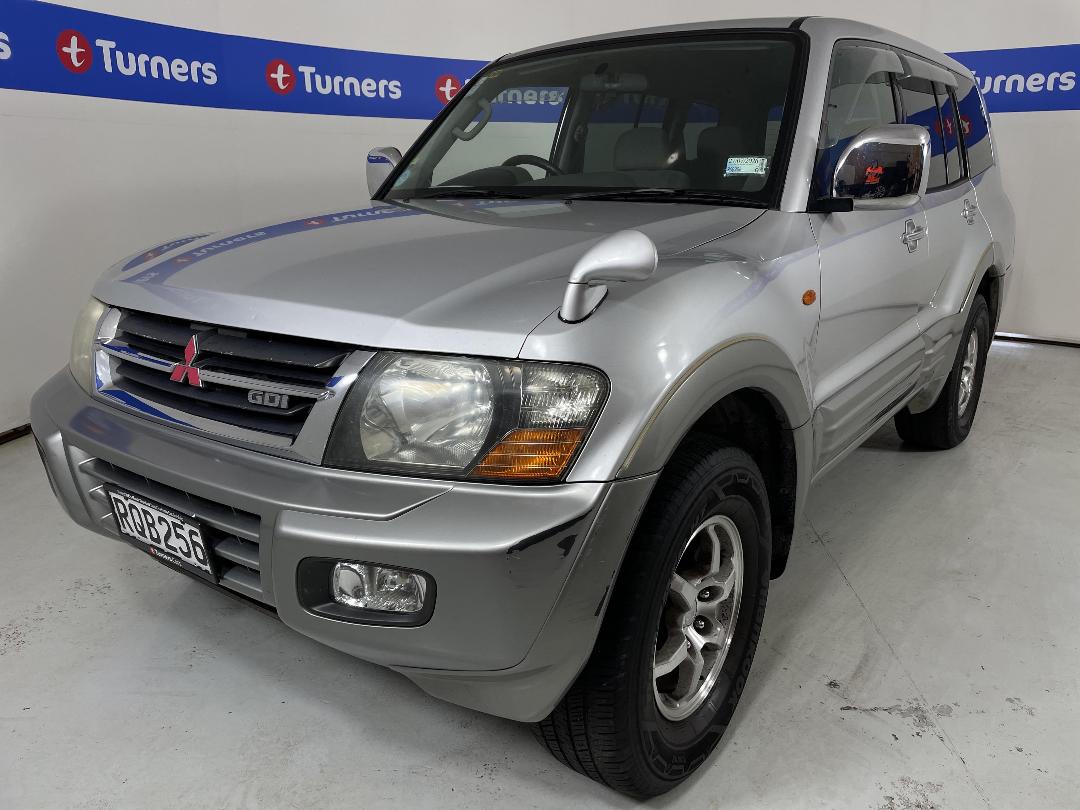 Photo '4' of Mitsubishi Pajero Photo '4' of Mitsubishi Pajero