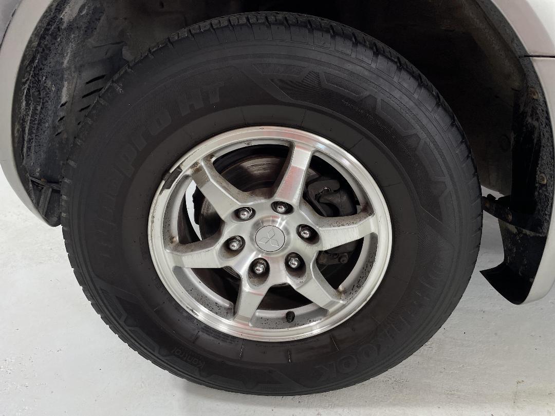 Photo '10' of Mitsubishi Pajero Photo '10' of Mitsubishi Pajero