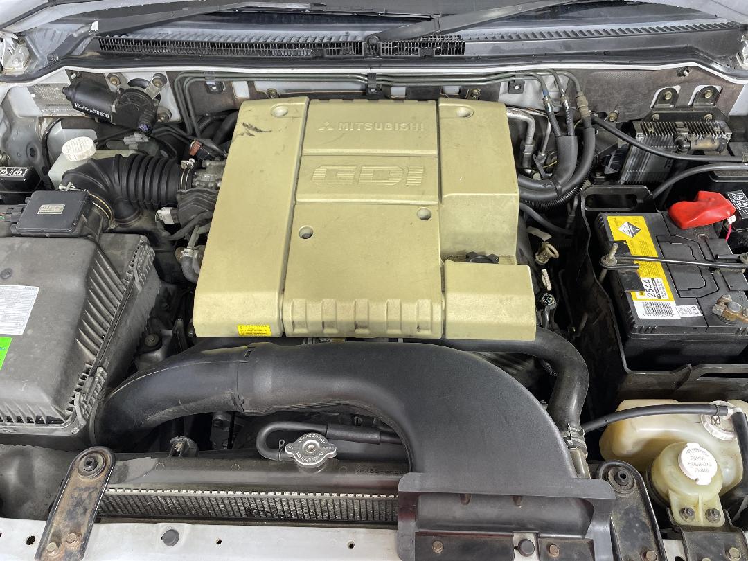 Photo '13' of Mitsubishi Pajero Photo '13' of Mitsubishi Pajero