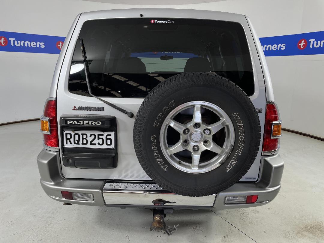 Photo '6' of Mitsubishi Pajero Photo '6' of Mitsubishi Pajero