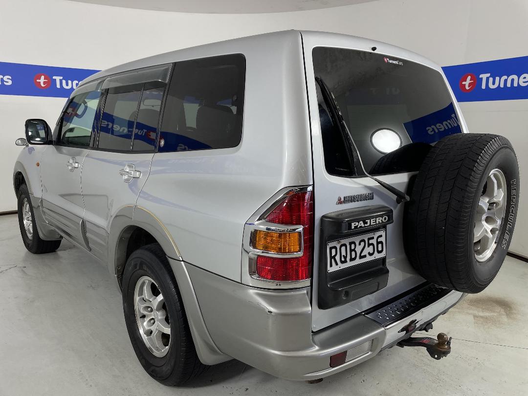 Photo '5' of Mitsubishi Pajero Photo '5' of Mitsubishi Pajero