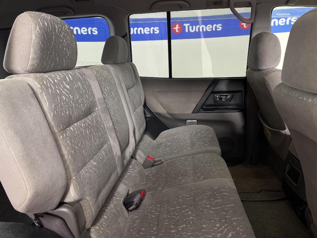 Photo '20' of Mitsubishi Pajero Photo '20' of Mitsubishi Pajero