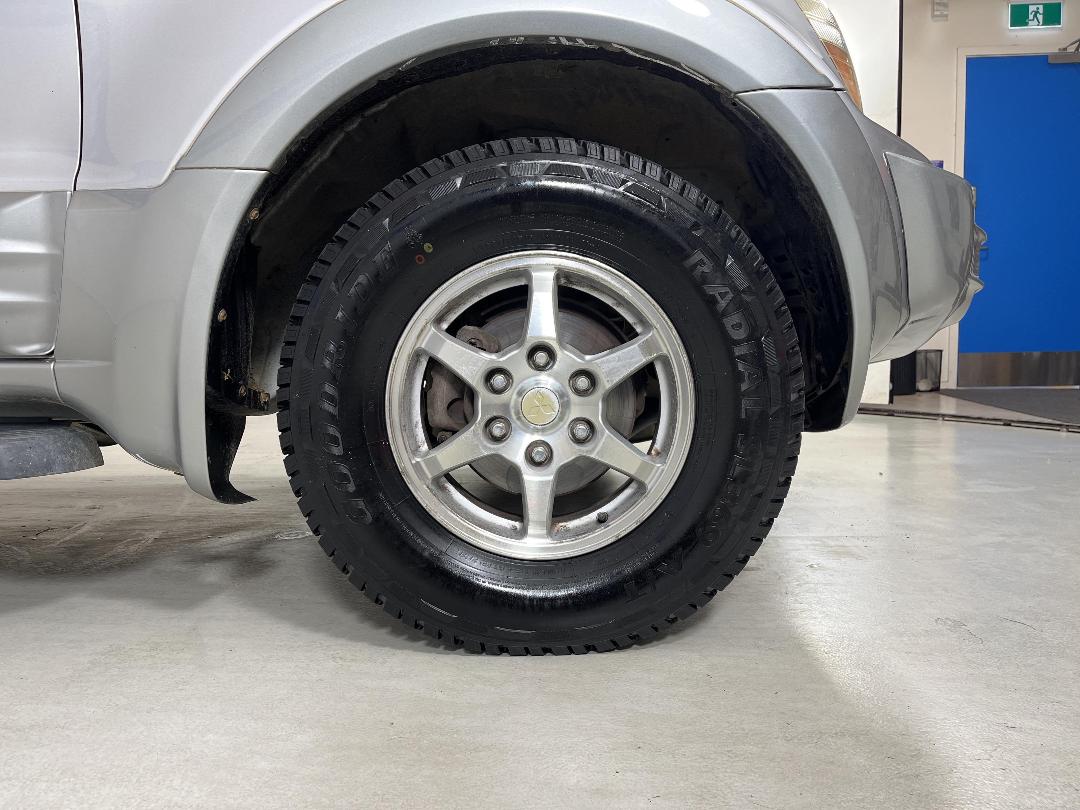 Photo '9' of Mitsubishi Pajero Photo '9' of Mitsubishi Pajero