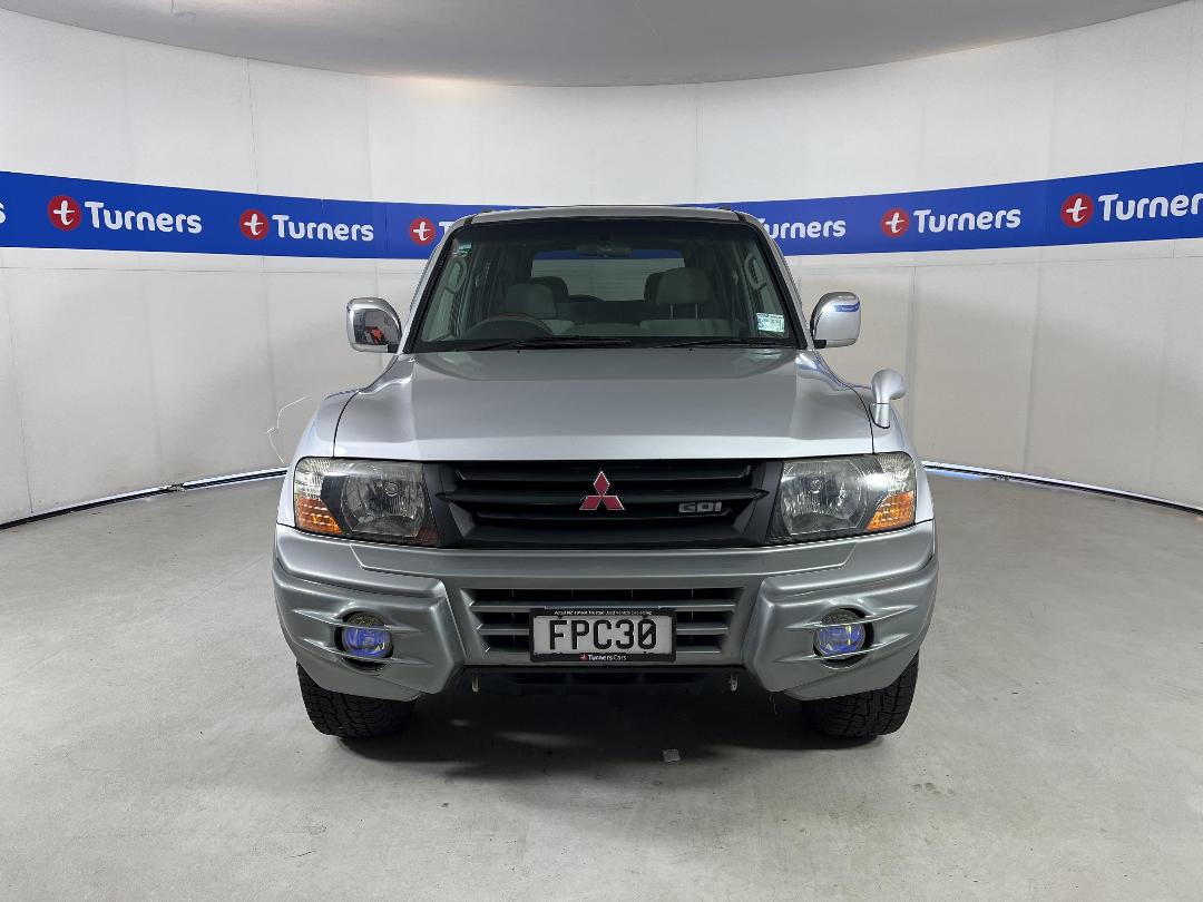 Photo '2' of Mitsubishi Pajero Photo '2' of Mitsubishi Pajero