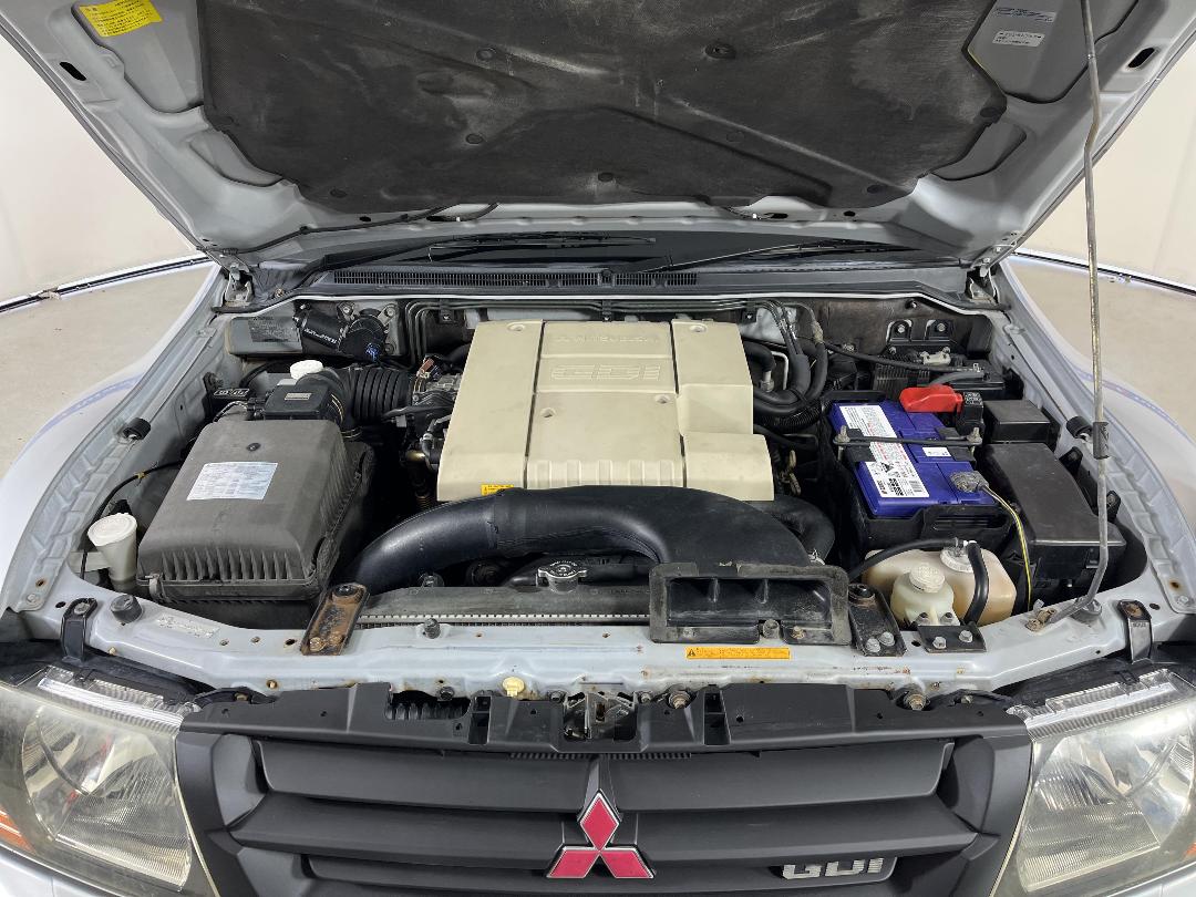 Photo '13' of Mitsubishi Pajero Photo '13' of Mitsubishi Pajero