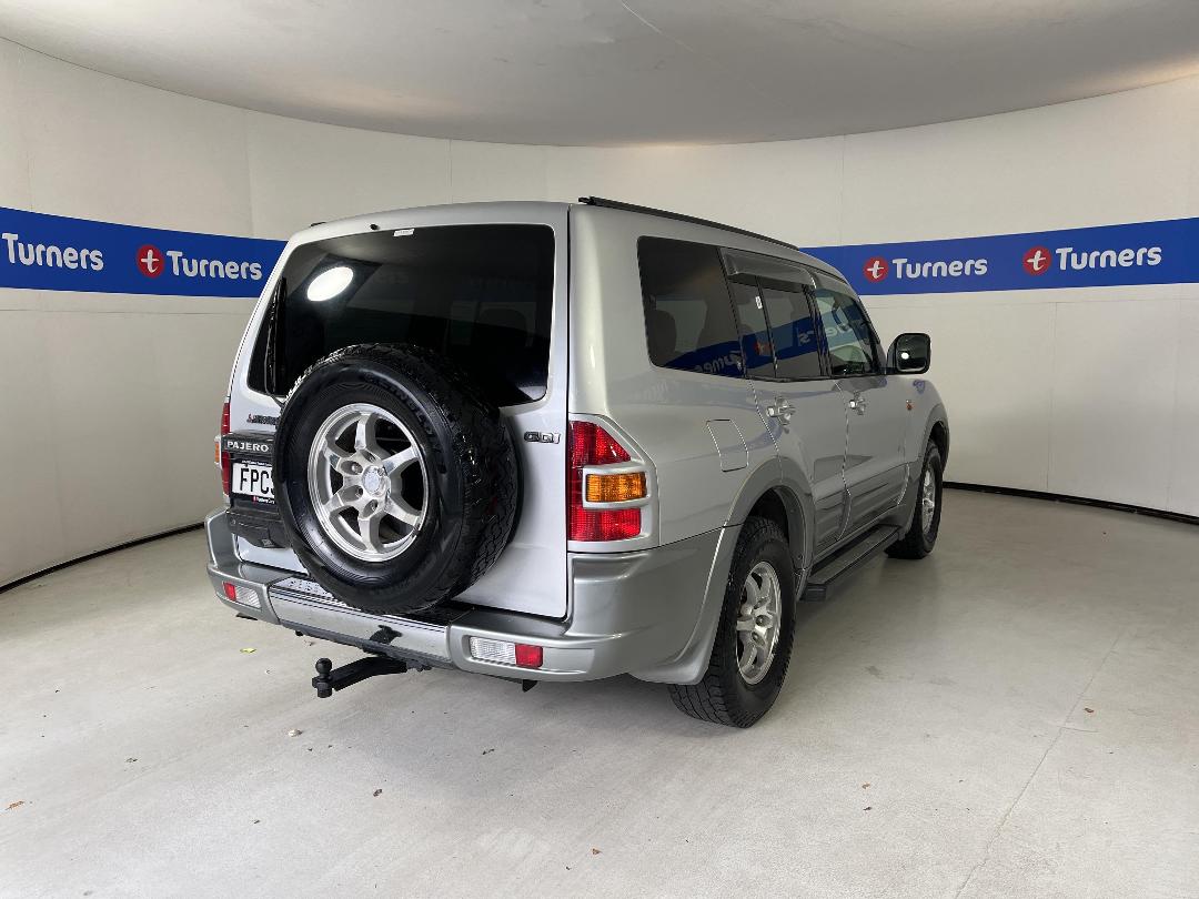 Photo '7' of Mitsubishi Pajero Photo '7' of Mitsubishi Pajero