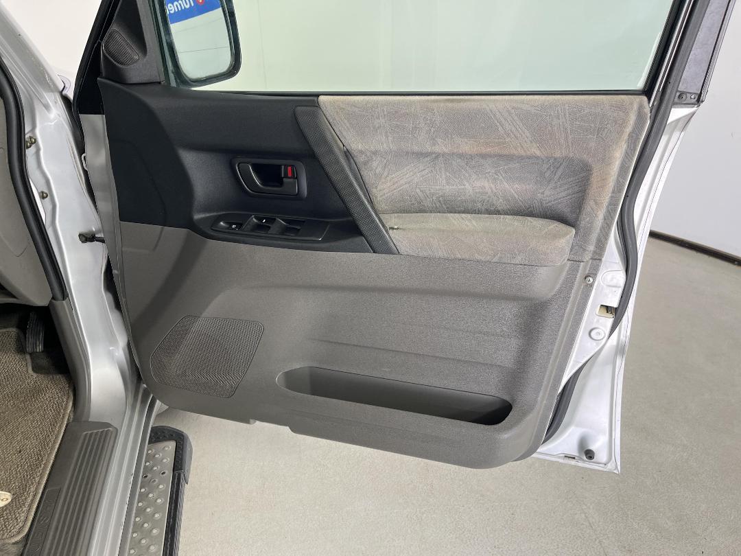 Photo '15' of Mitsubishi Pajero Photo '15' of Mitsubishi Pajero