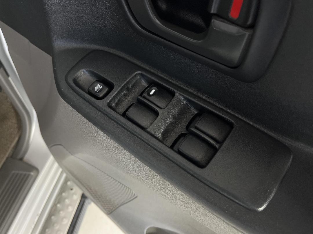 Photo '26' of Mitsubishi Pajero Photo '26' of Mitsubishi Pajero