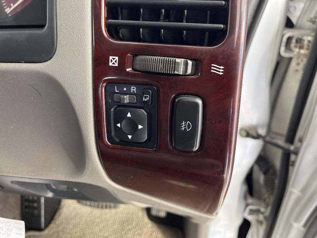 Photo '27' of Mitsubishi Pajero Photo '27' of Mitsubishi Pajero