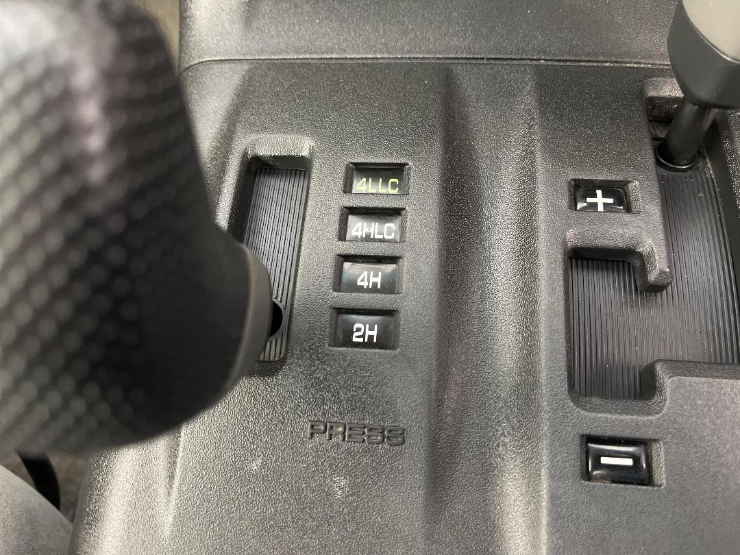 Photo '31' of Mitsubishi Pajero Photo '31' of Mitsubishi Pajero