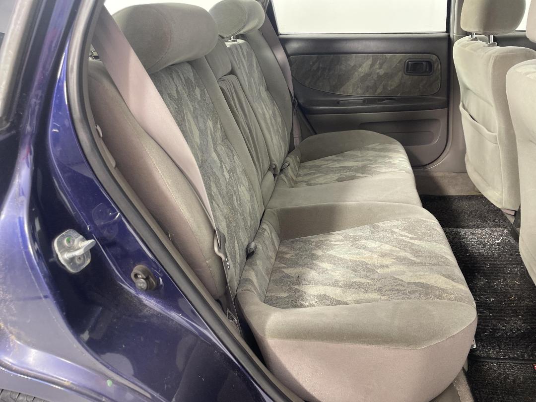 Photo '18' of Nissan Avenir Photo '18' of Nissan Avenir