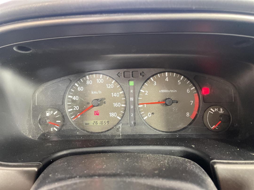 Photo '19' of Nissan Avenir Photo '19' of Nissan Avenir