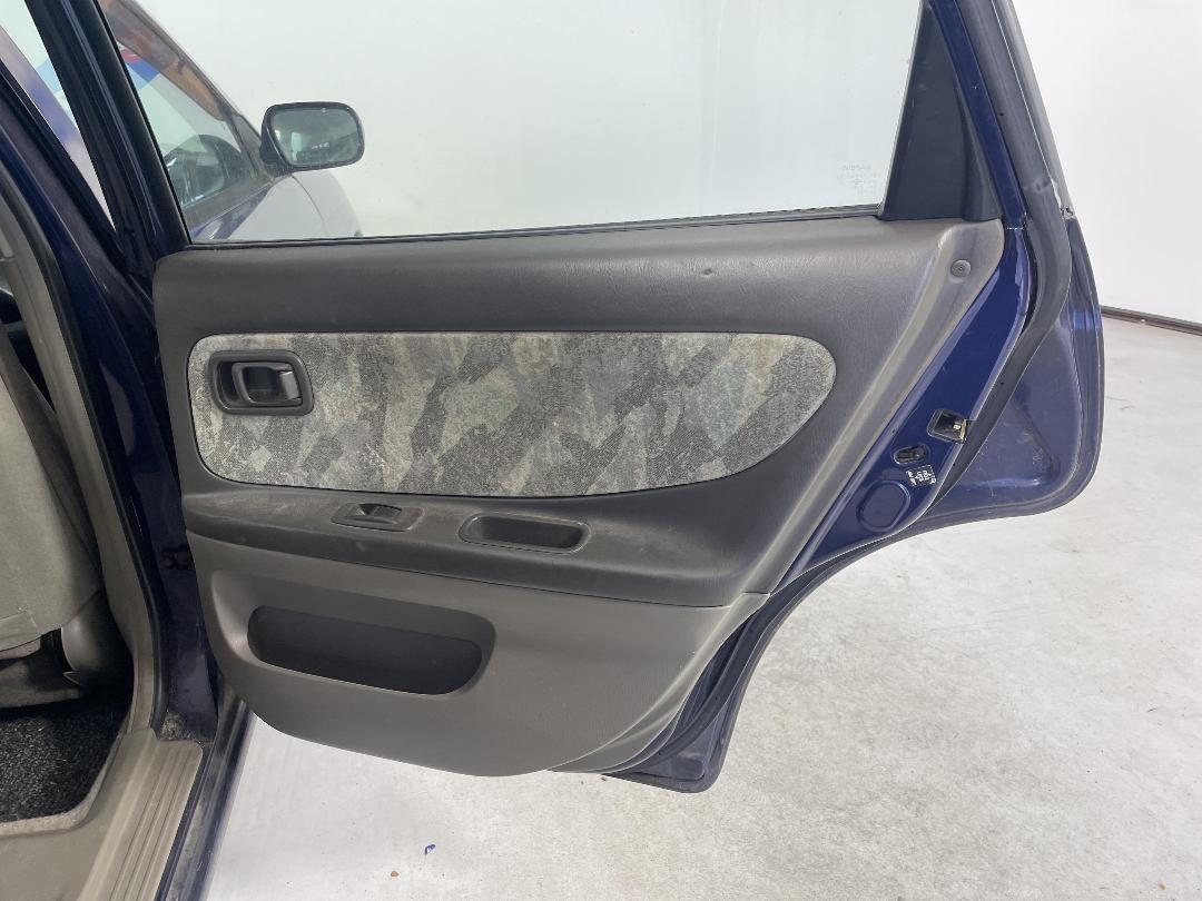 Photo '17' of Nissan Avenir Photo '17' of Nissan Avenir