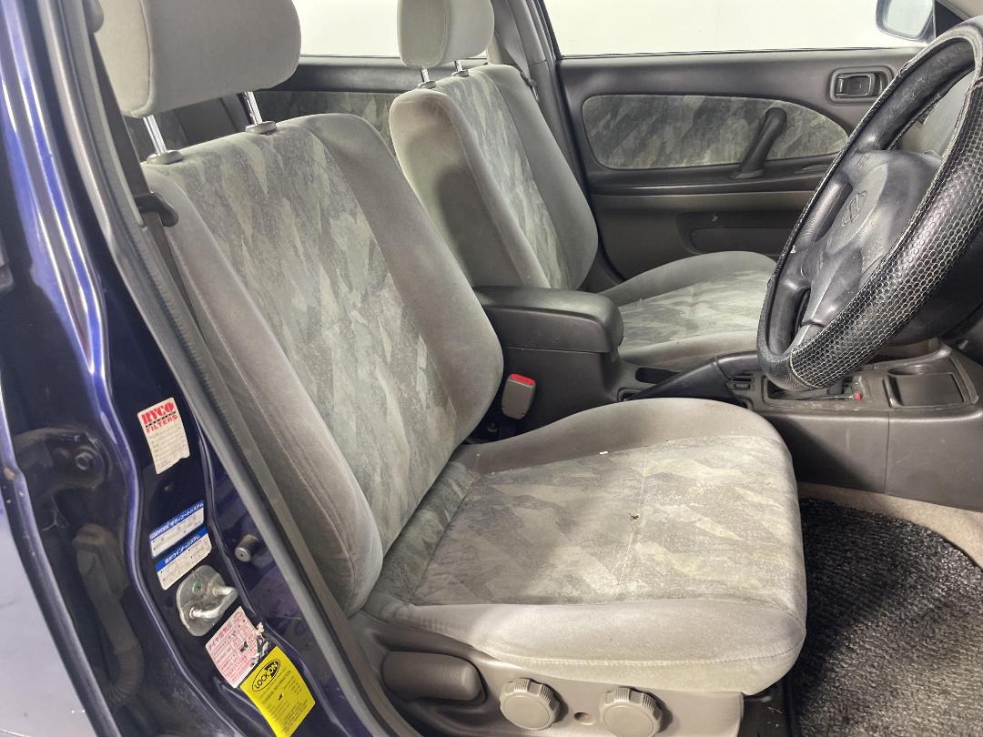 Photo '14' of Nissan Avenir Photo '14' of Nissan Avenir