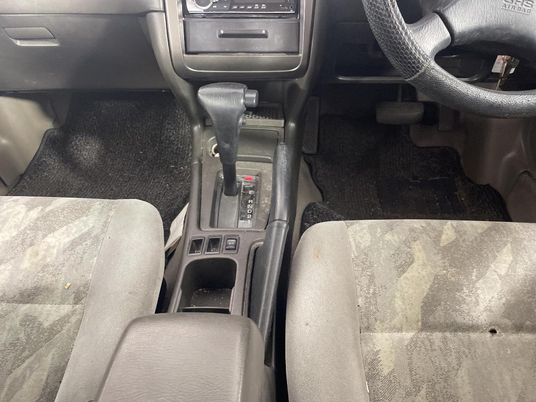 Photo '16' of Nissan Avenir Photo '16' of Nissan Avenir