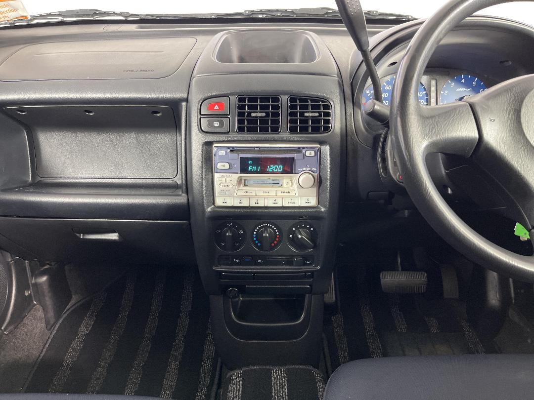 Photo '18' of Nissan Cube Photo '18' of Nissan Cube