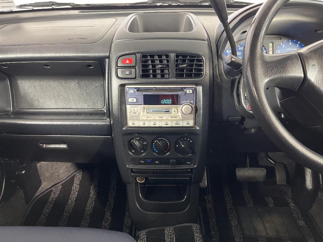 Photo '18' of Nissan Cube