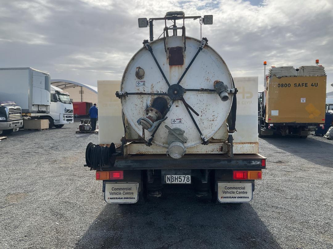 Photo '5' of Nissan Diesel MD235 Hydro Excavator