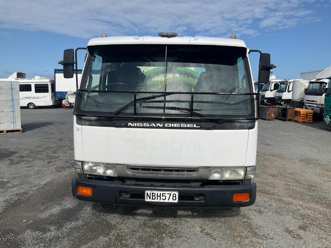 Photo '10' of Nissan Diesel MD235 Hydro Excavator