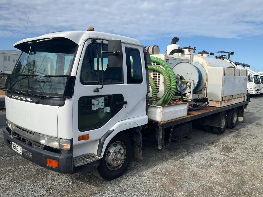 Photo '9' of Nissan Diesel MD235 Hydro Excavator