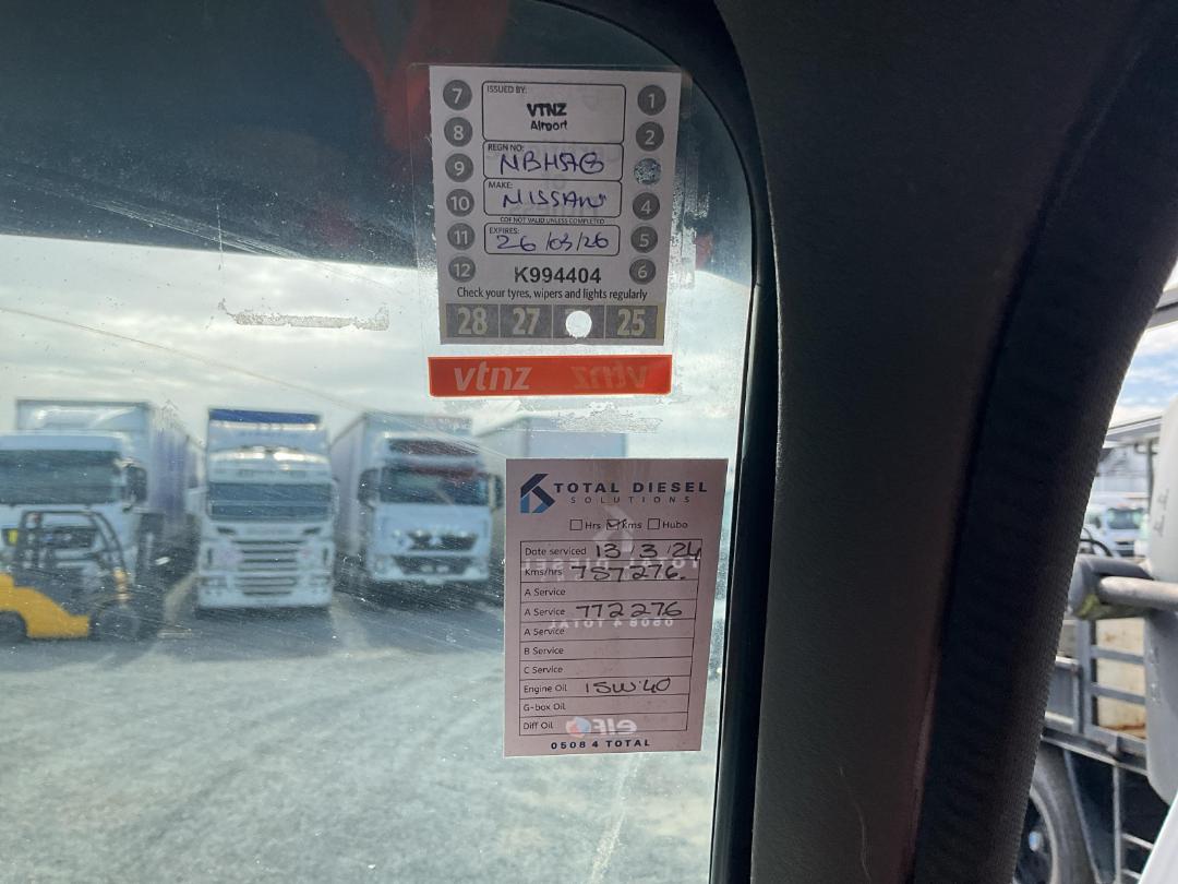 Photo '40' of Nissan Diesel MD235 Hydro Excavator