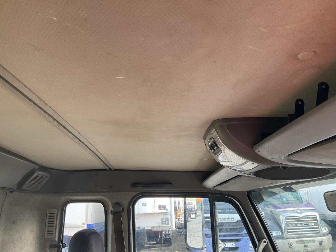 Photo '17' of Nissan Diesel MD235 Hydro Excavator