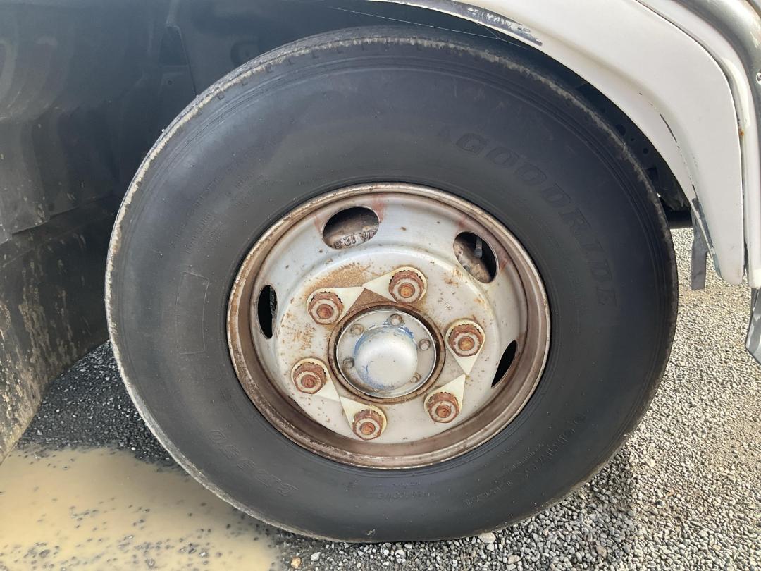 Photo '43' of Nissan Diesel MD235 Hydro Excavator