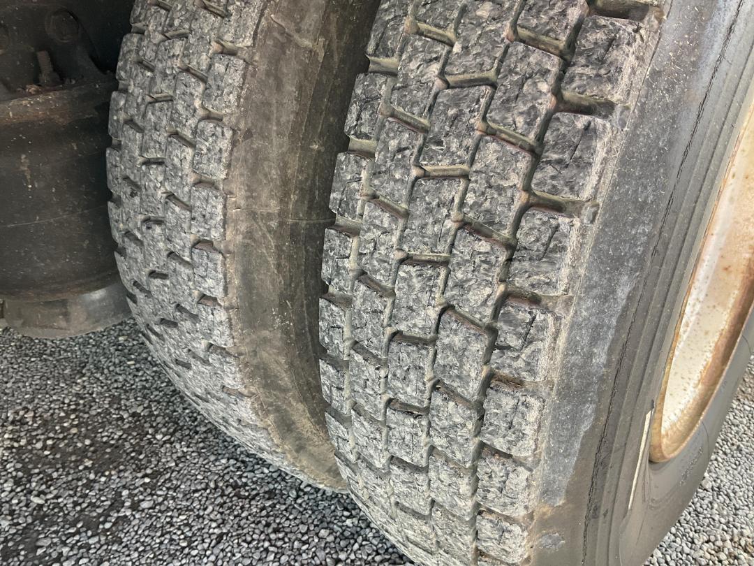 Photo '45' of Nissan Diesel MD235 Hydro Excavator