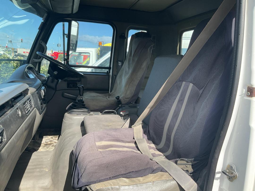 Photo '20' of Nissan Diesel MD235 Hydro Excavator