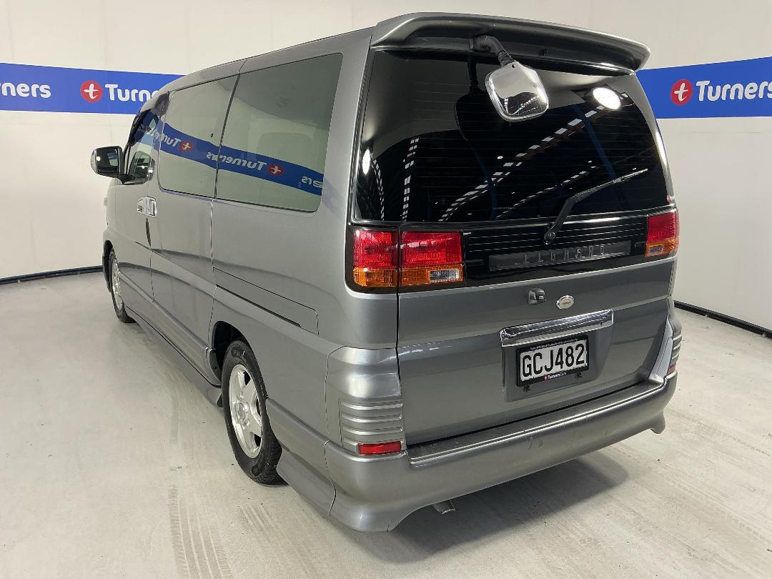 Photo '5' of Nissan Elgrand Photo '5' of Nissan Elgrand