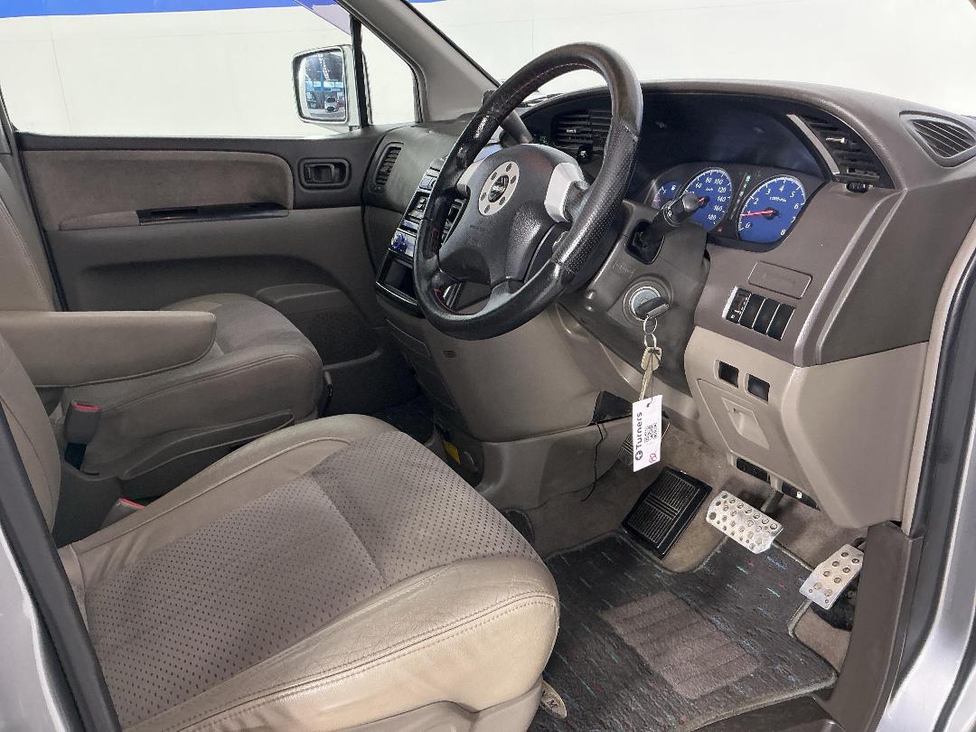 Photo '16' of Nissan Elgrand Photo '16' of Nissan Elgrand